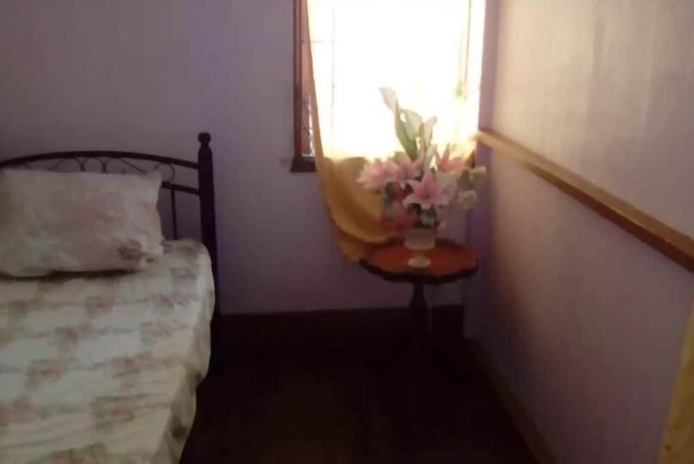 Robert's Guesthouse