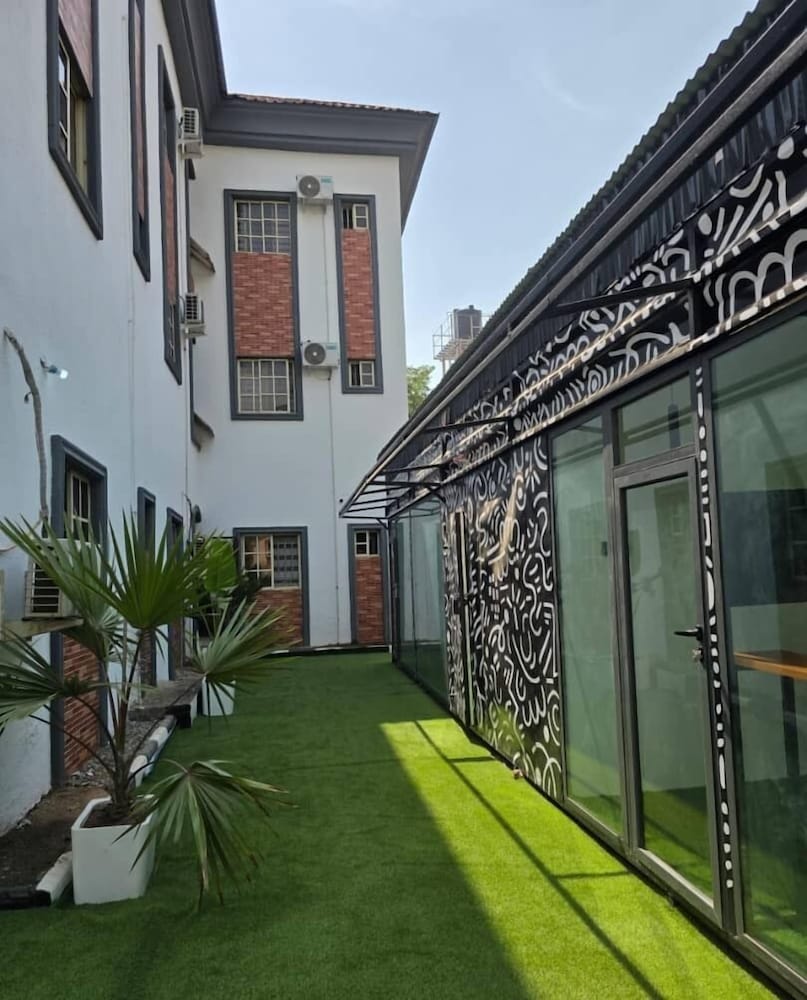 Decorum Apartments