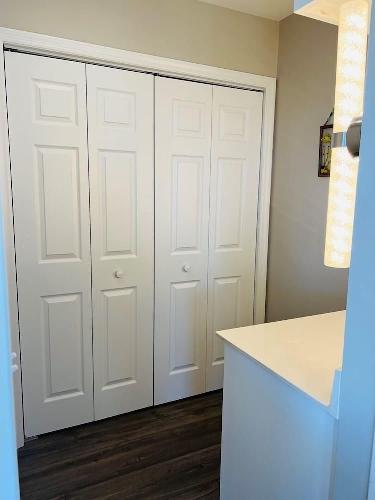 Avalon East- 5 Bedroom Home by RedAwning