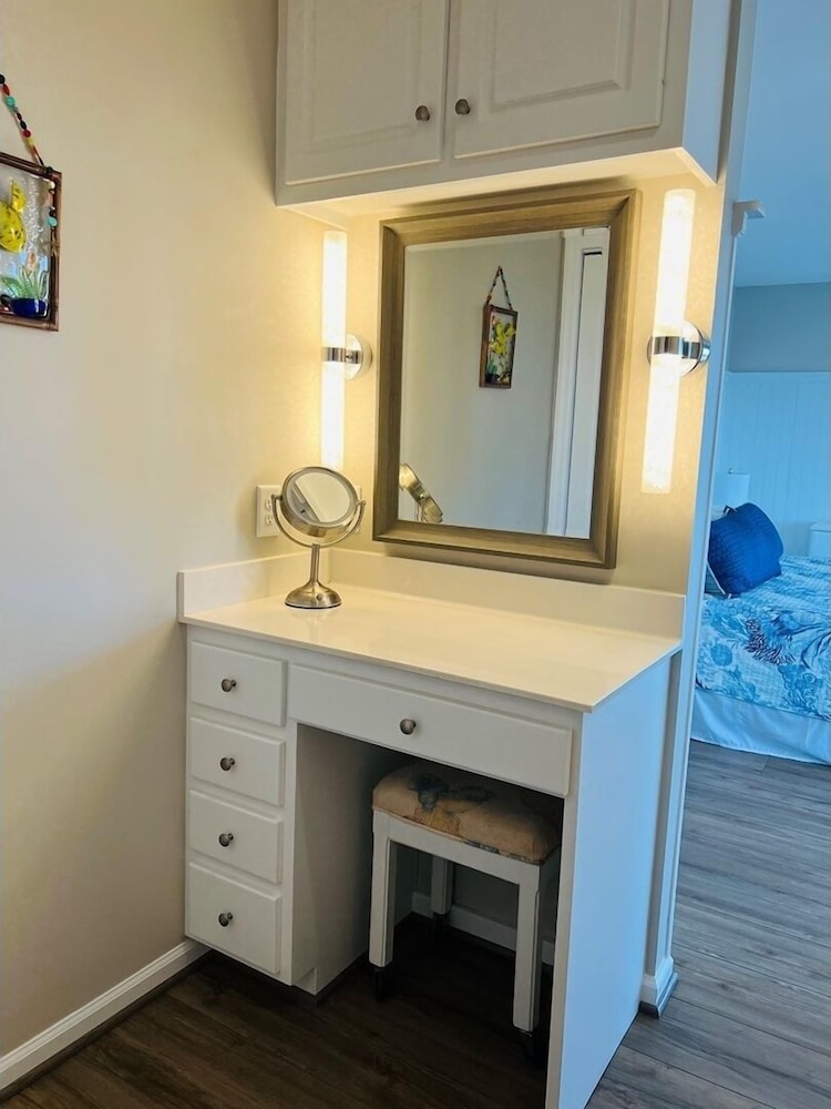 Fins / 1295 Ocean Blvd West 10 Bedroom Home