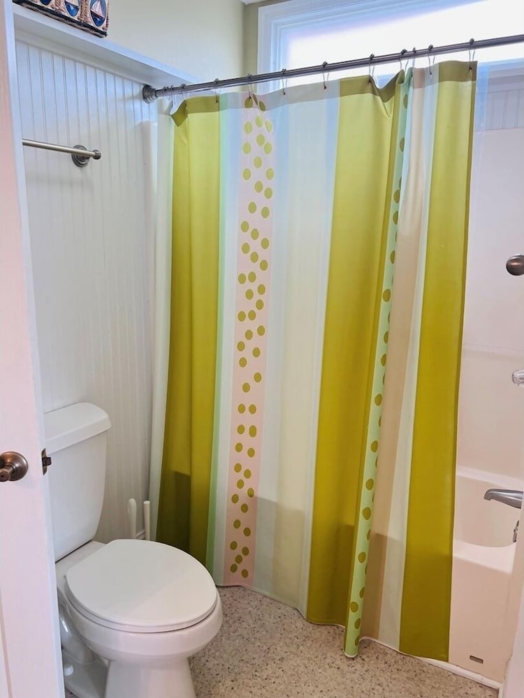 Le Tournesol 4 Bedroom Home by RedAwning - Property Image 45