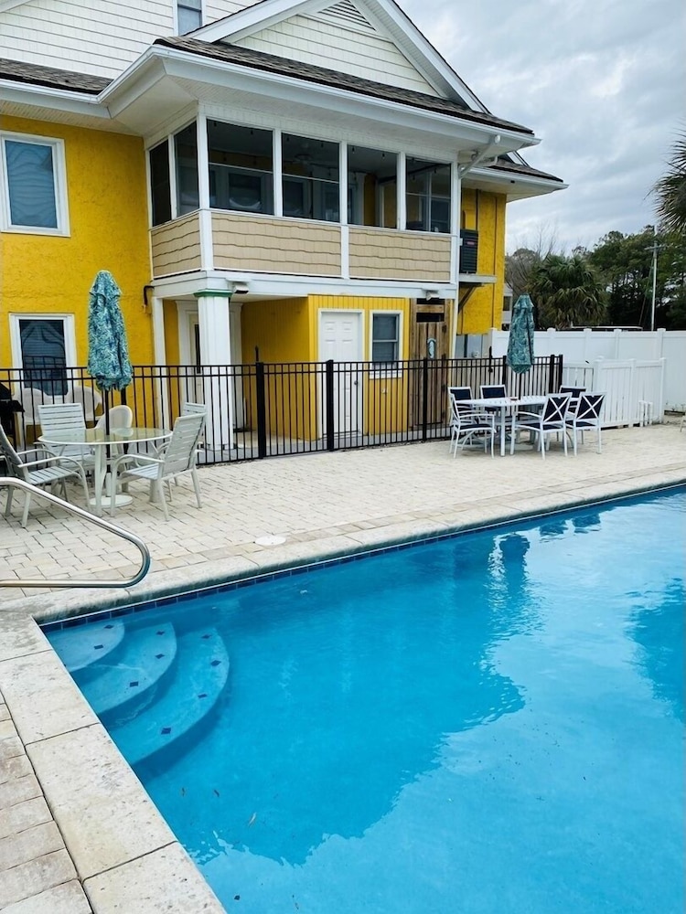 The Ocean House 6 Bedroom Home by RedAwning