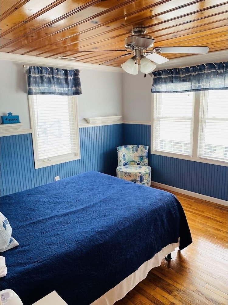 The Ocean House 6 Bedroom Home by RedAwning