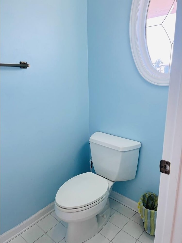 Victoria - 3 Br Home