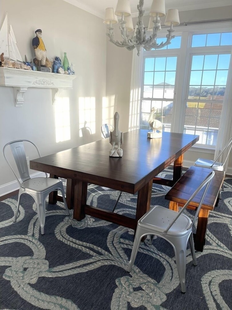 Compass Rose 4 Bedroom Home by RedAwning