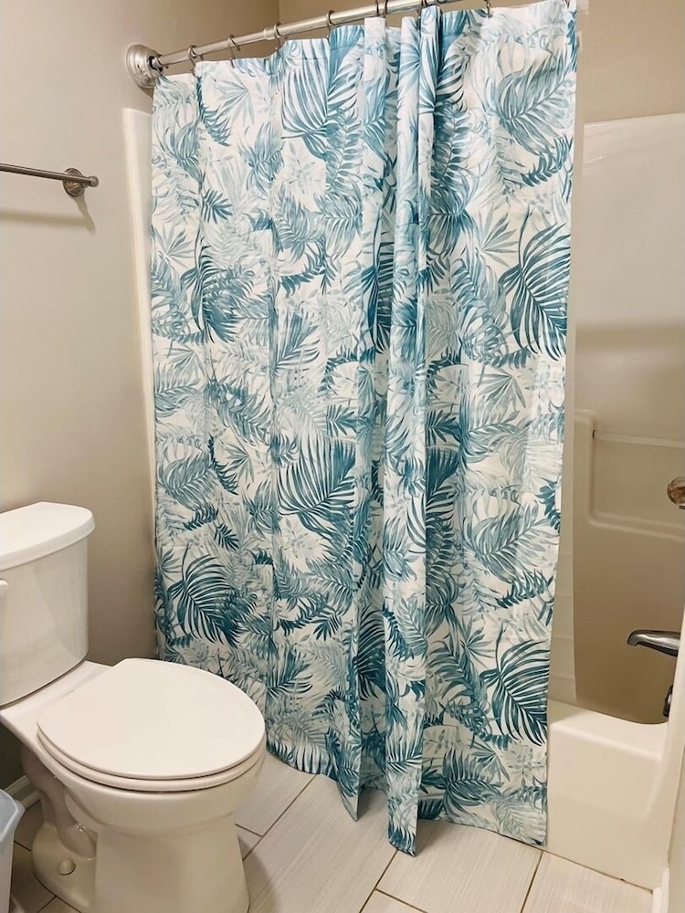 Fins / 1295 Ocean Blvd West 10 Bedroom Home
