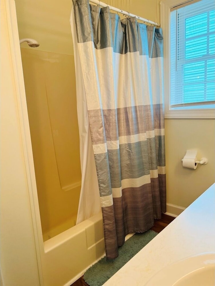 Seaside - 4 Br Home