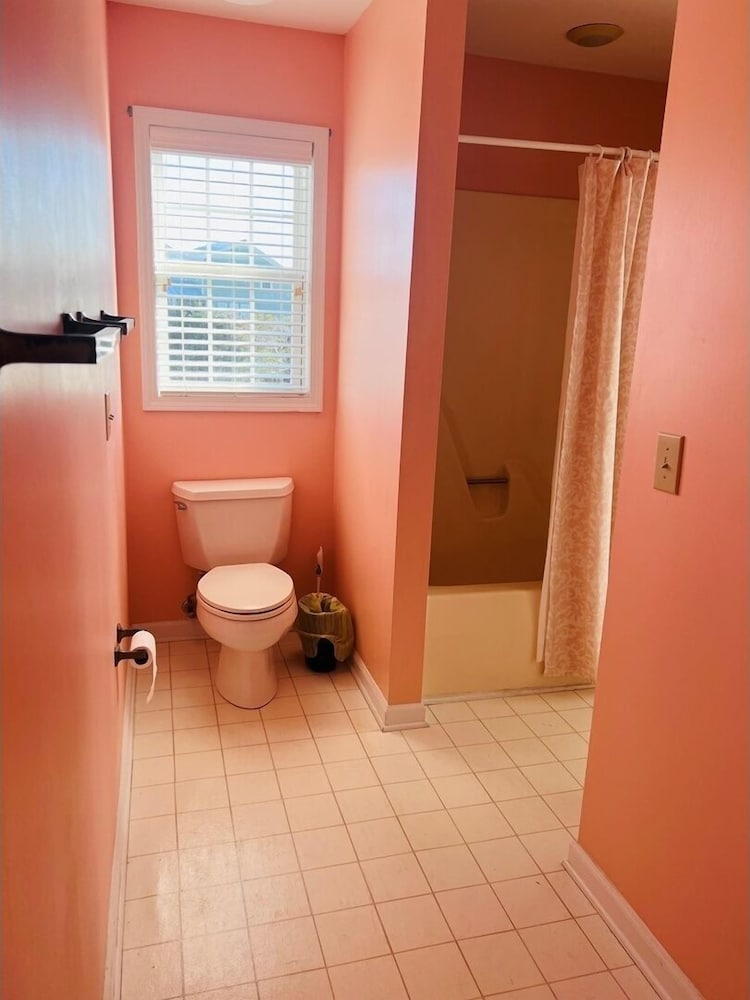 Victoria - 3 Br Home