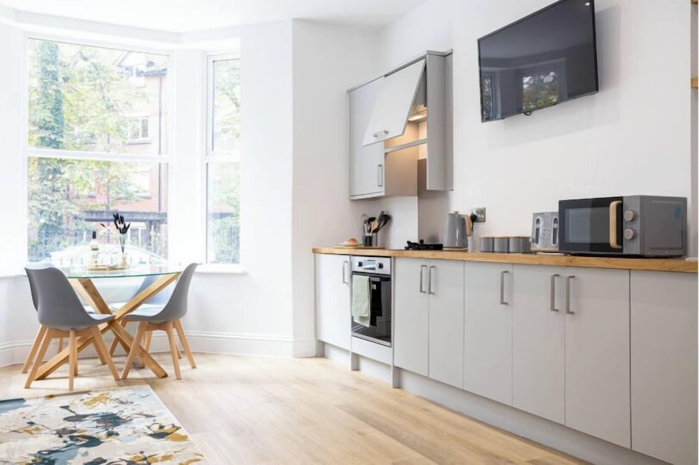 Flat 1 15 Longley Road