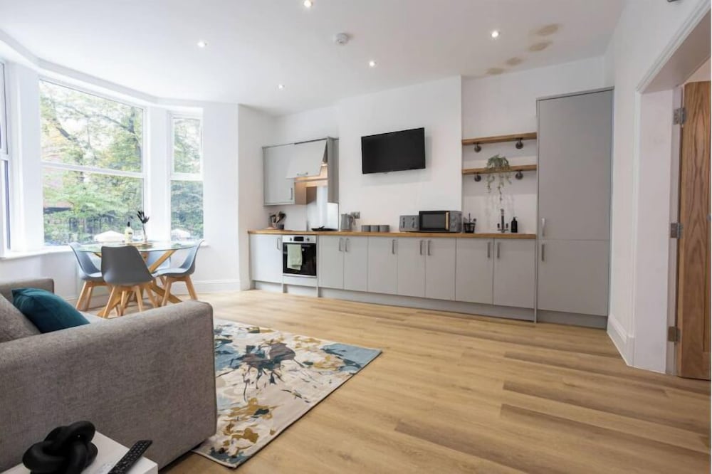 Flat 1 15 Longley Road