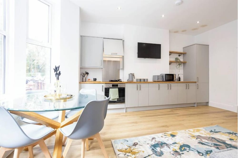 Flat 1 15 Longley Road