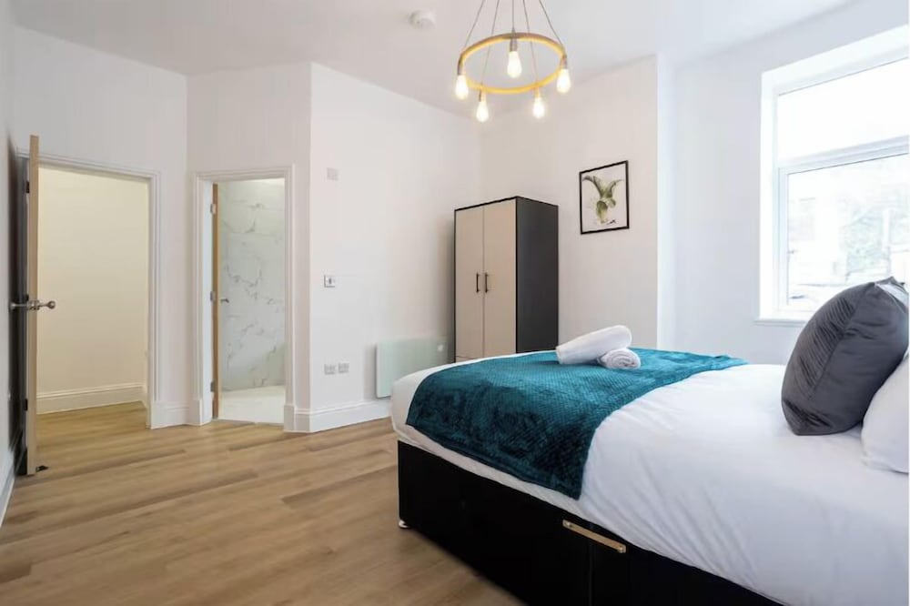 Flat 1 15 Longley Road