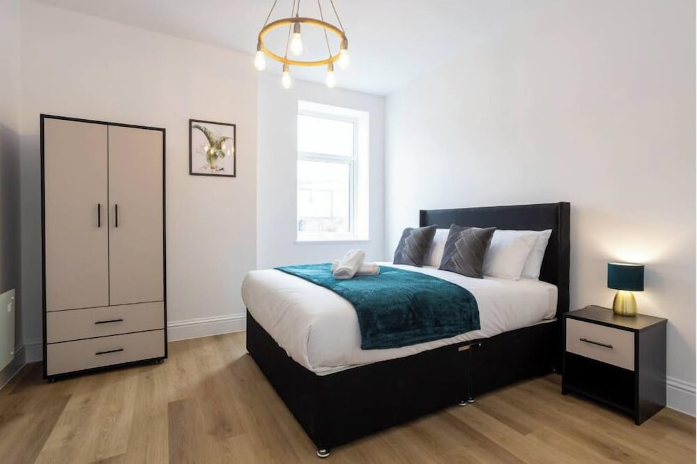 Flat 1 15 Longley Road