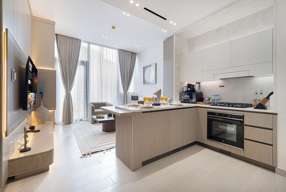 Binghatti Phantom Suites by Hostiva