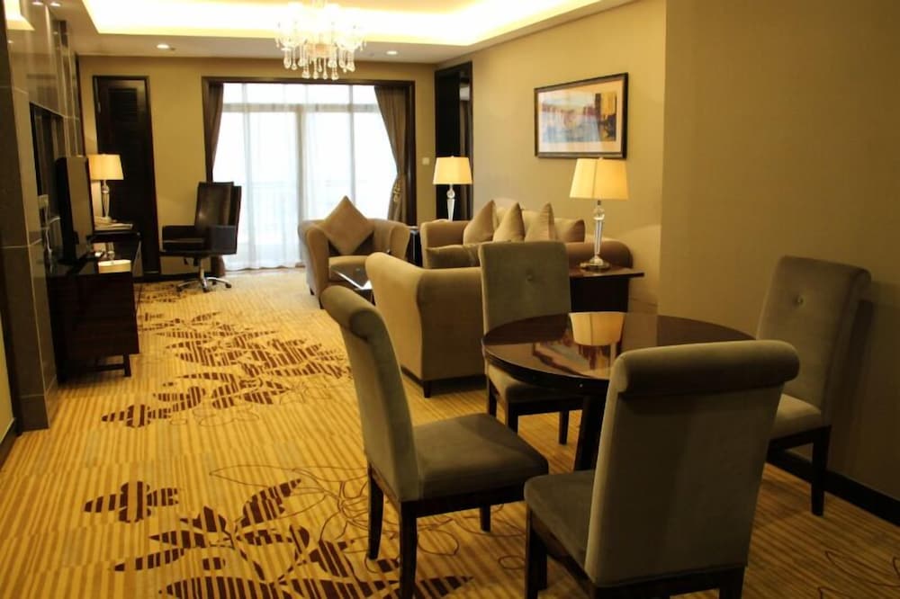 Country Garden Phoenix Hotel Yunfu