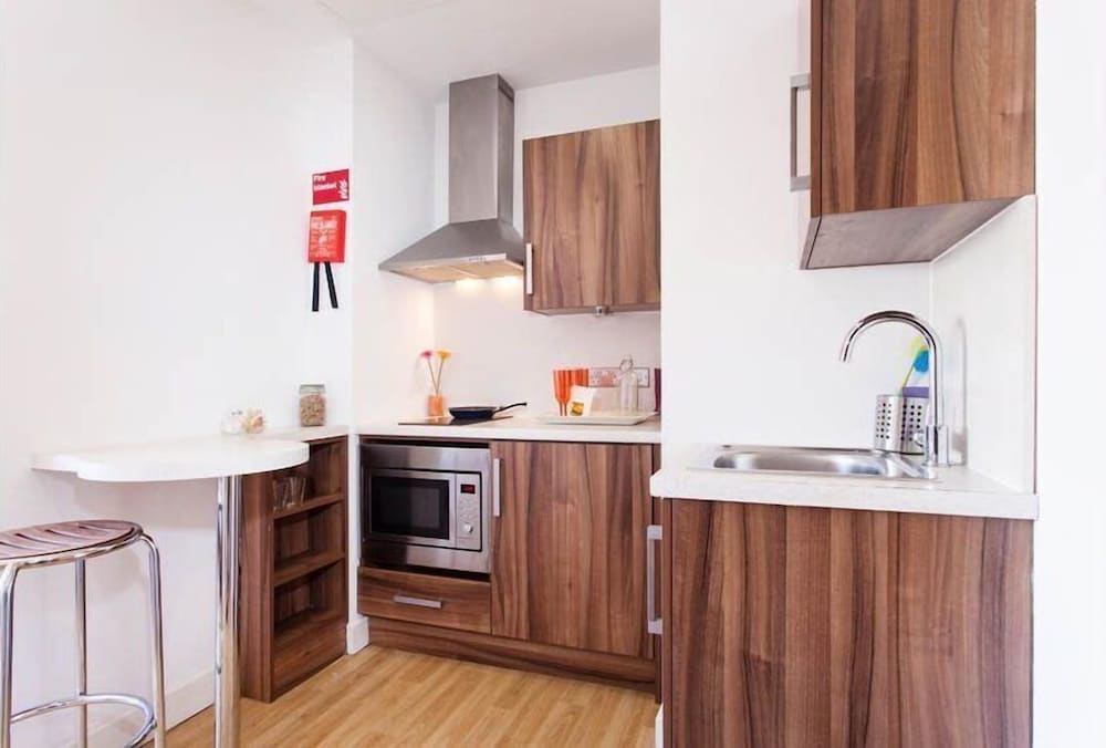 Relax By MPH-200 Chic Studios In Prime Bristol view 3