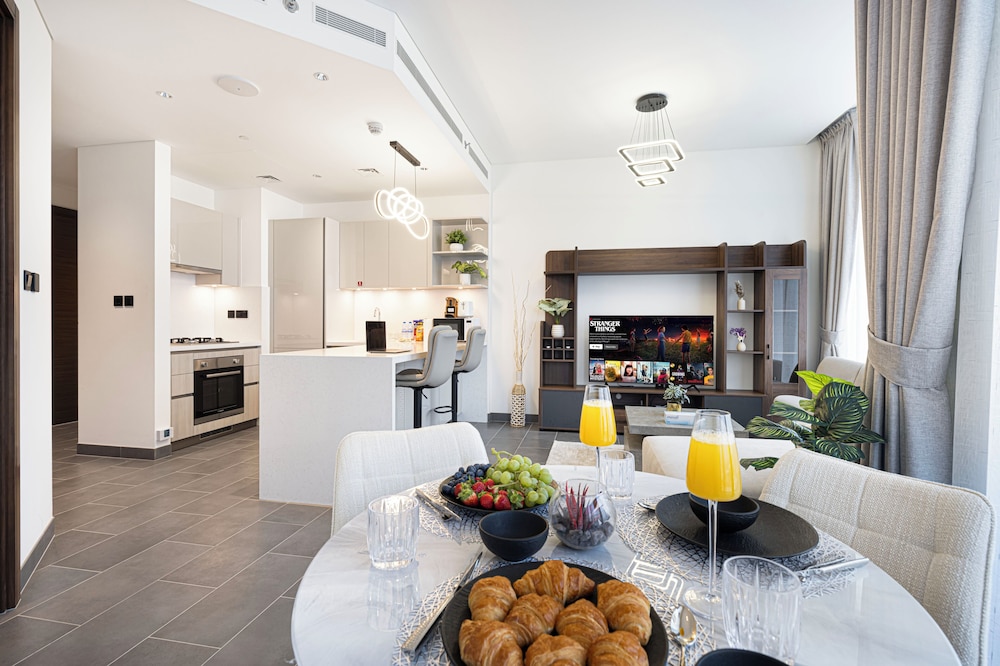 Sobha Suites by Hostiva - Burj View