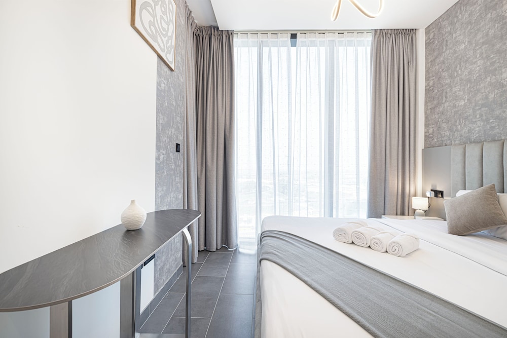 Sobha Suites by Hostiva - Burj View