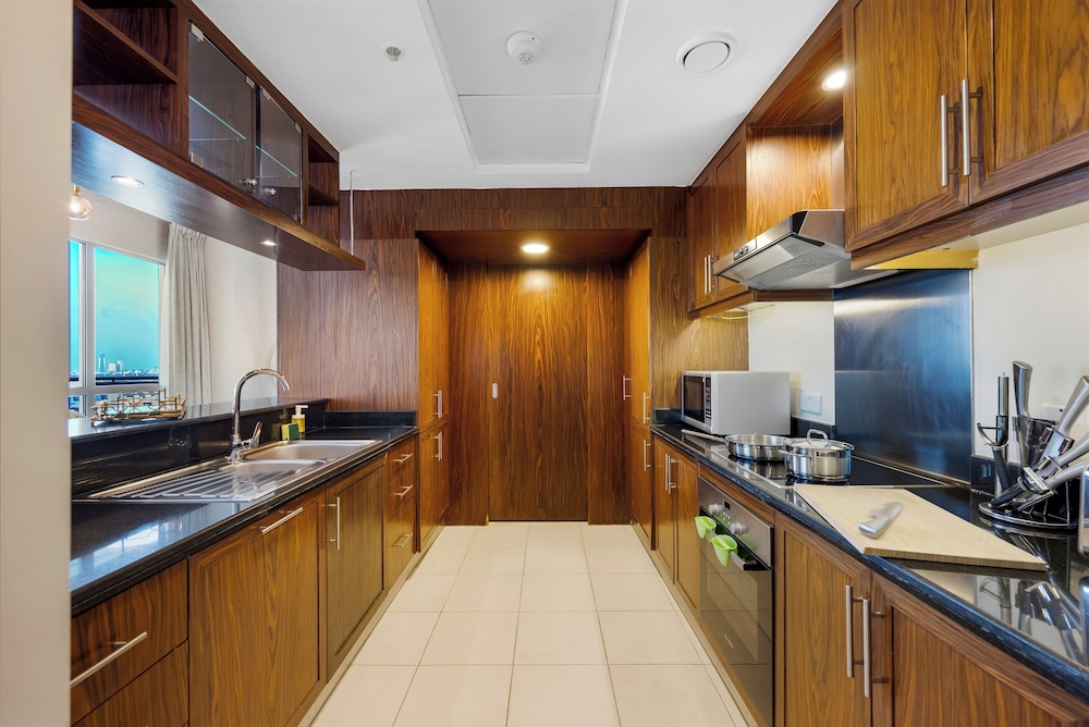 Durrani Homes - Lumina Grand 3BR with Burj khalifa and Fountain Views