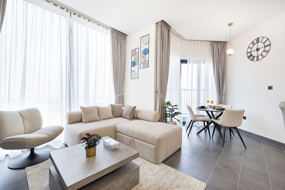 Sobha Suites by Hostiva - Burj View