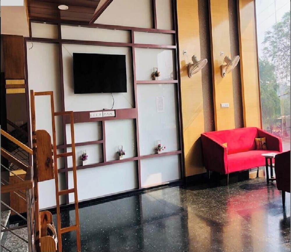 Hotel Yellowroots