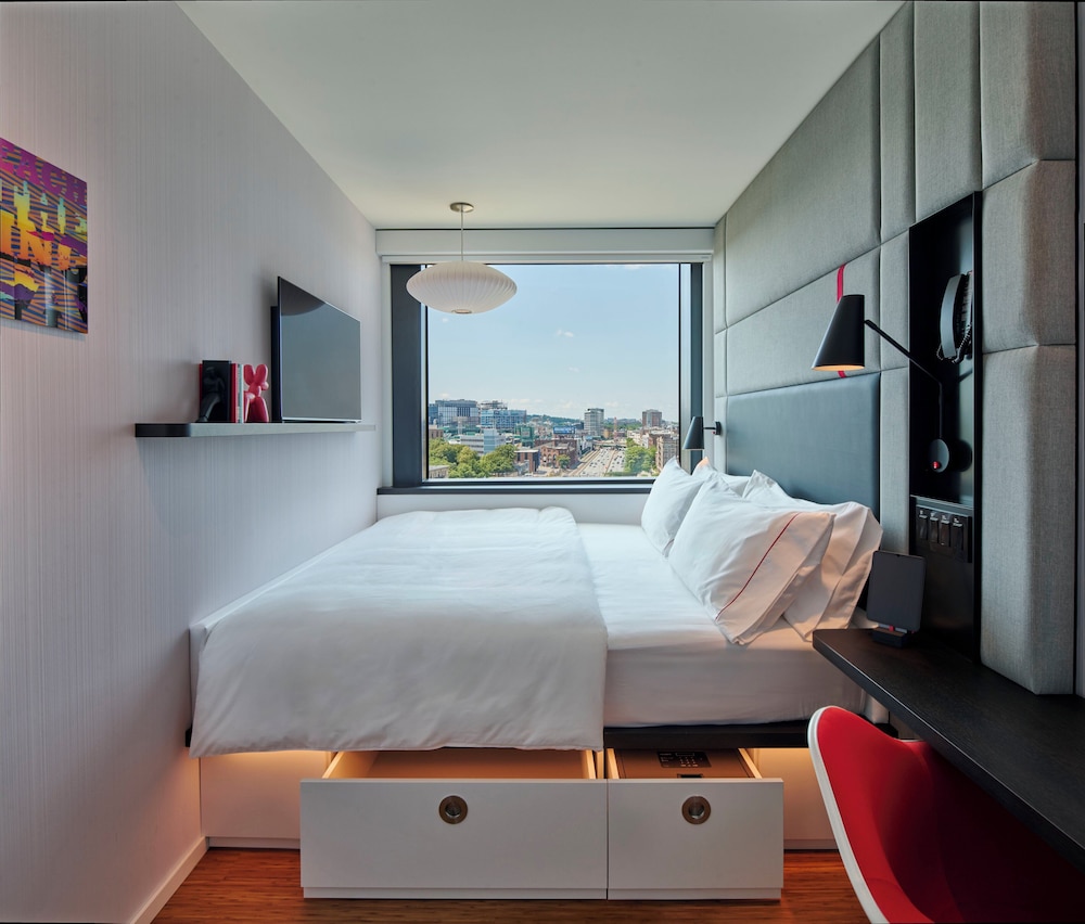 citizenM Boston Back Bay 14