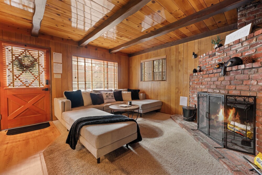 Encino Pines