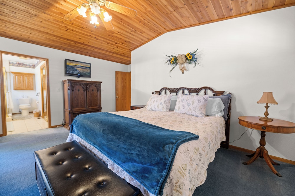 Fox Farm Manor view 4