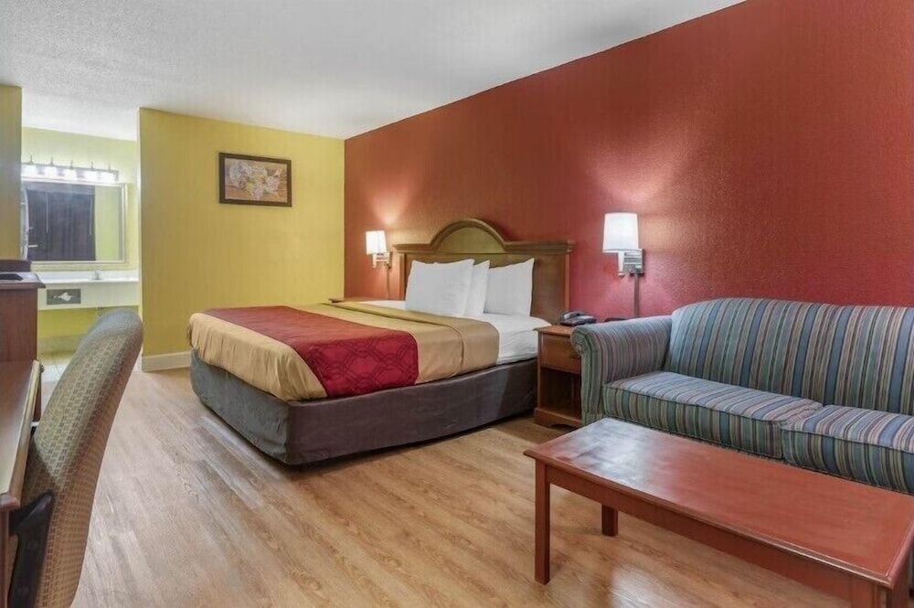 Travelers Inn Douglas By OYO US-441
