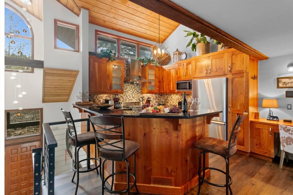 107 - Three Bedroom with Spa Ridgepoint 3 Condo