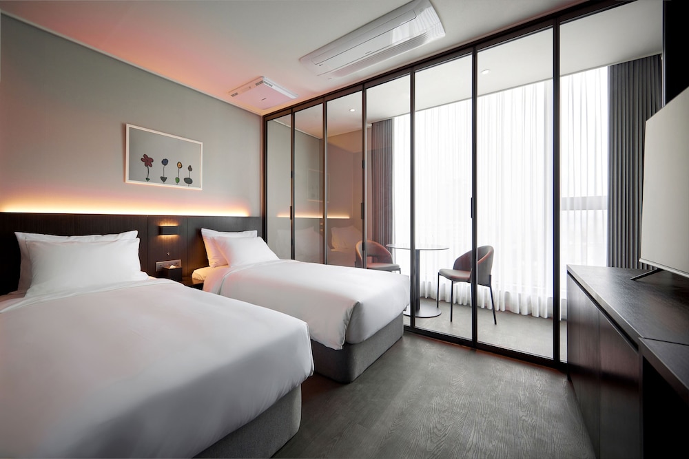 HOMES Stay MyeongDong 3