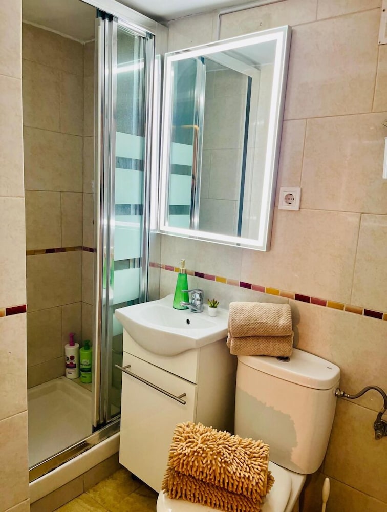 Basic Interior Apartment Sagrada Familia