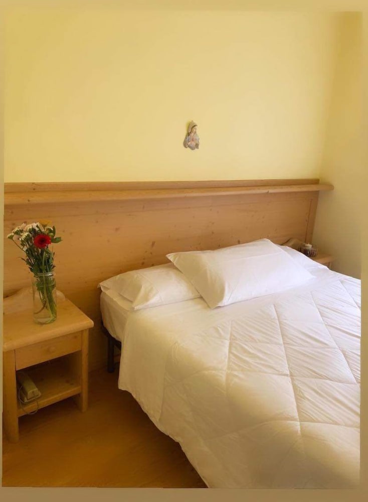ALBERGO CAMPREGHERI view 2