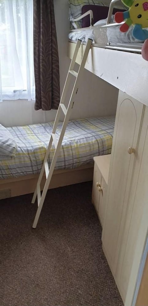 Inviting 3-bed Static Caravan Butlin's Skegness view 2