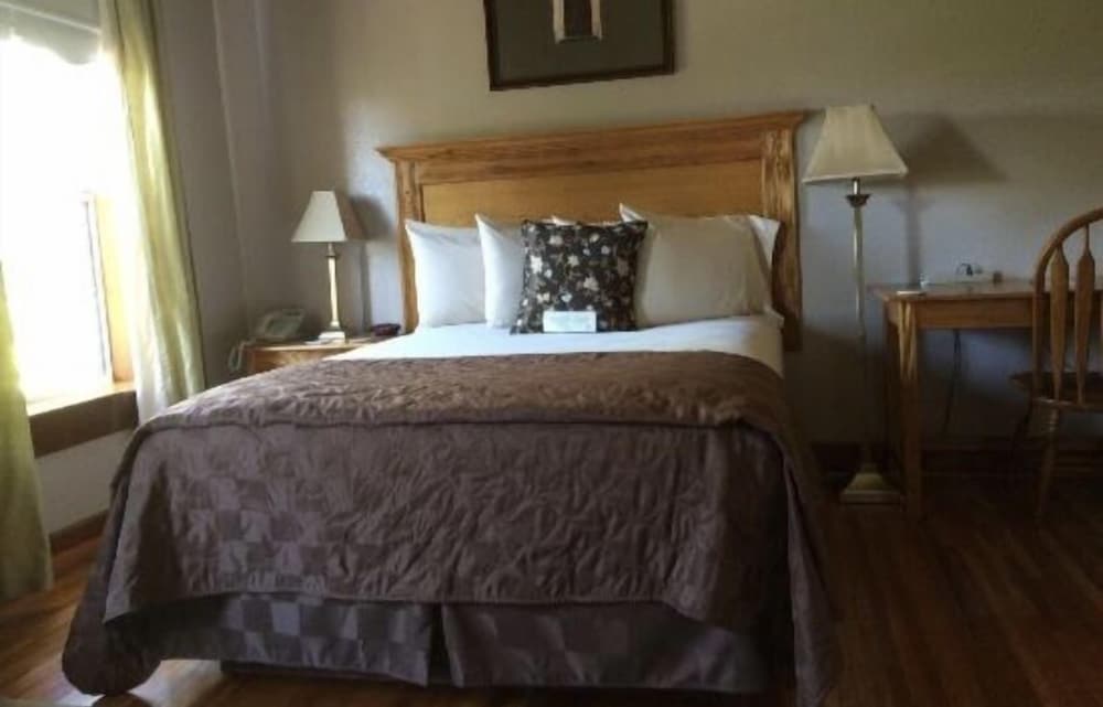 Heritage Inn