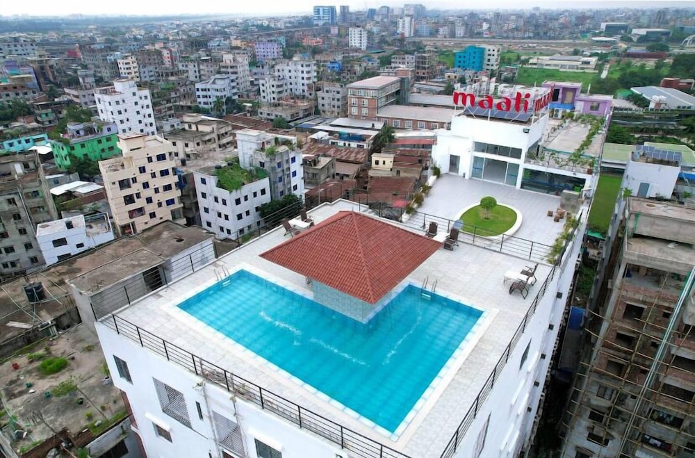 300sqft 5 Studio Gym & Pool Access