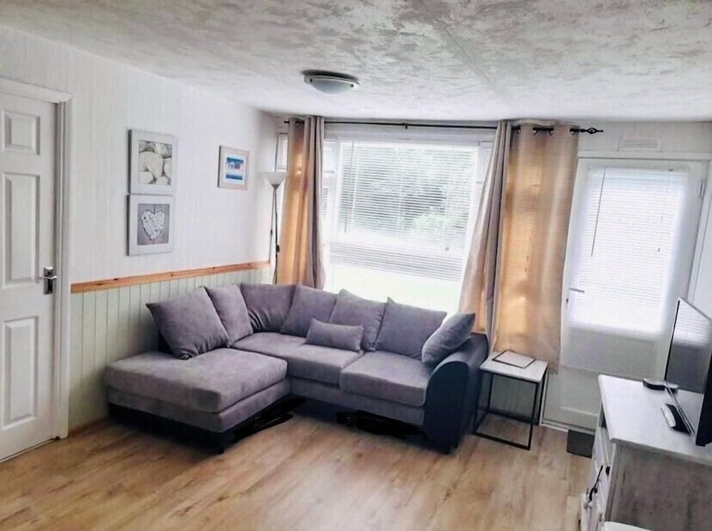 Comfy House, Sleeps 4, in Bude Cornwall, England view 5