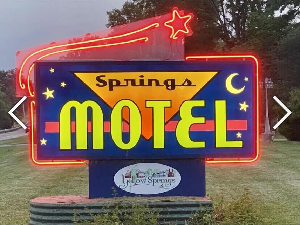Yellow Springs Motel view 4