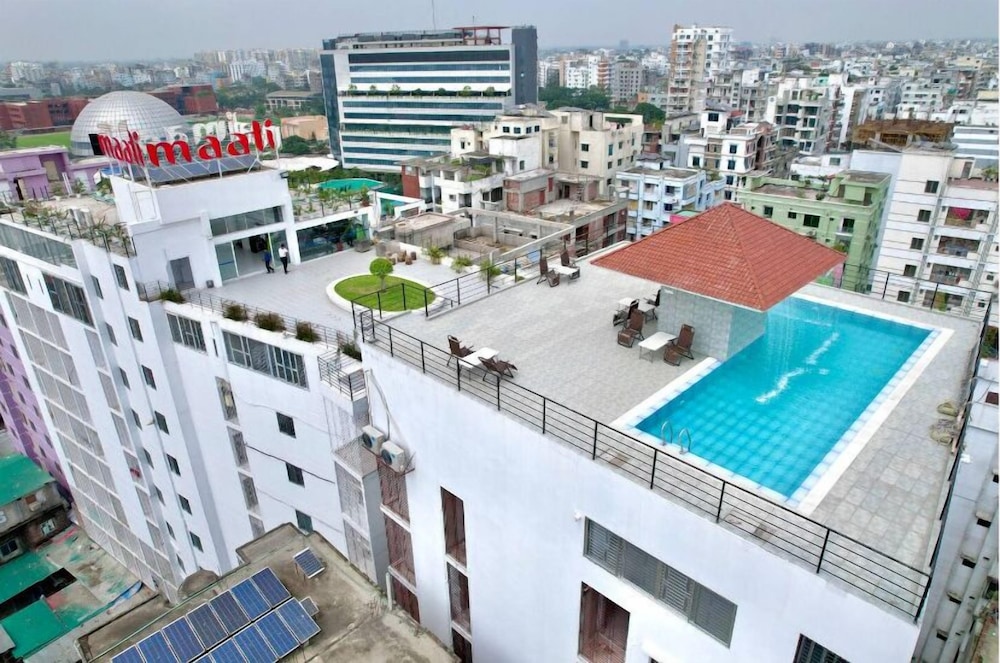 350sqft 5 Apartment Pool Gym & Movie