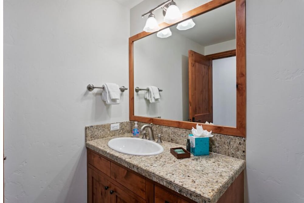 305 - Three Bedroom Shooting Star 3 Condo