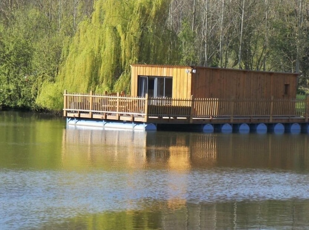 Au Fil de L'eau