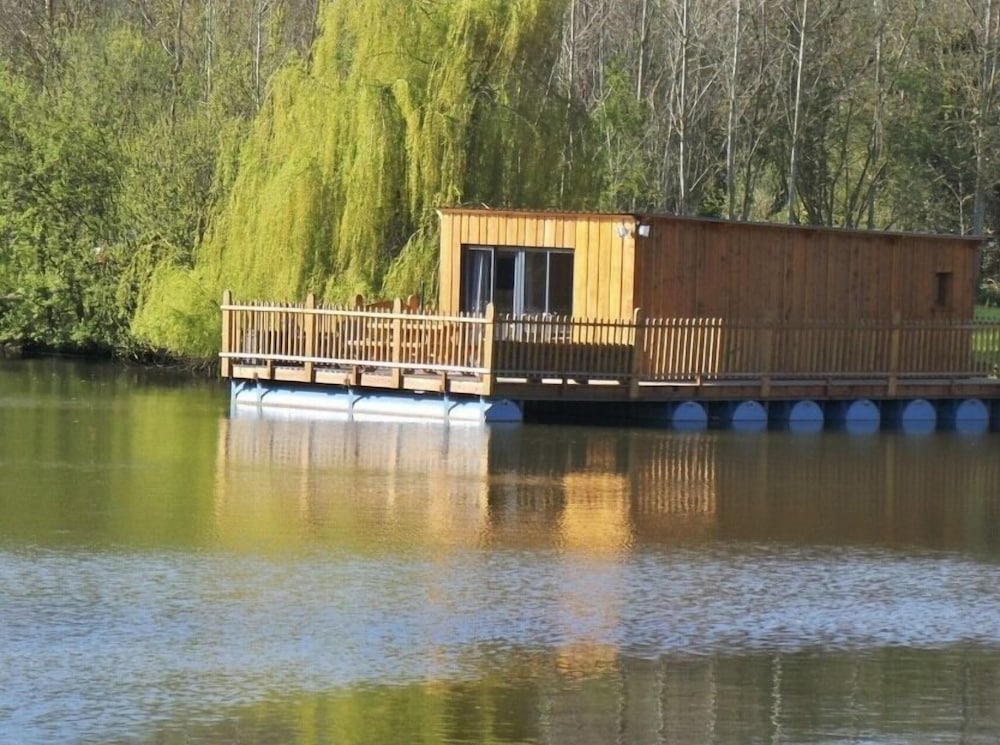 Au Fil de L'eau