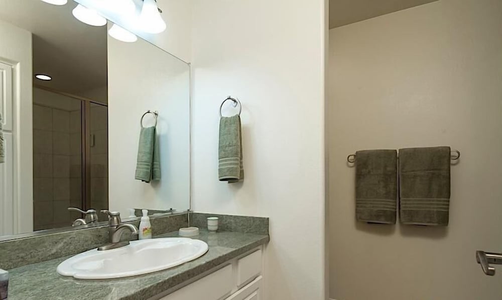 Latitude Adjustment By Signature Vacation Rentals