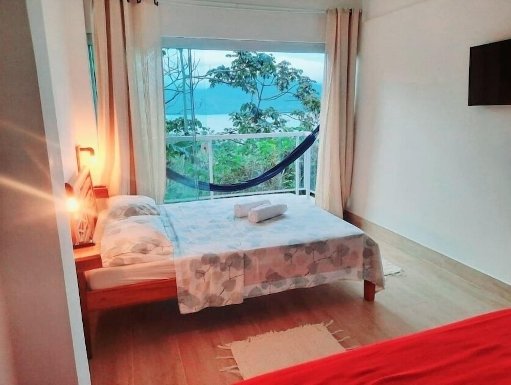 Yumi Chalés Ilhabela