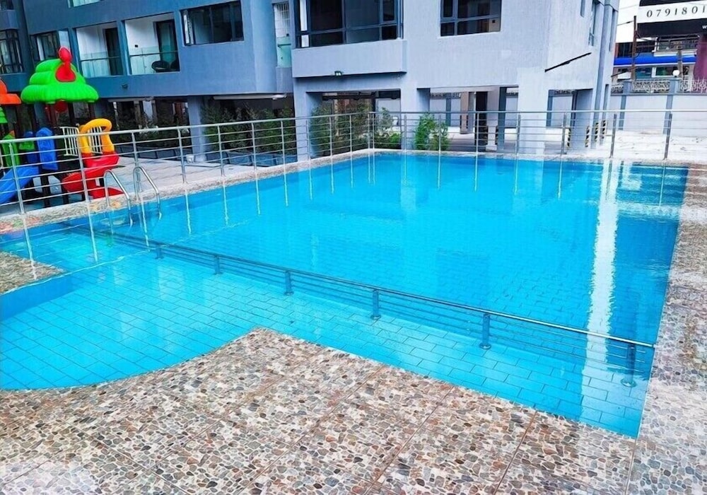 Staroot Residences- Celestial Chalet