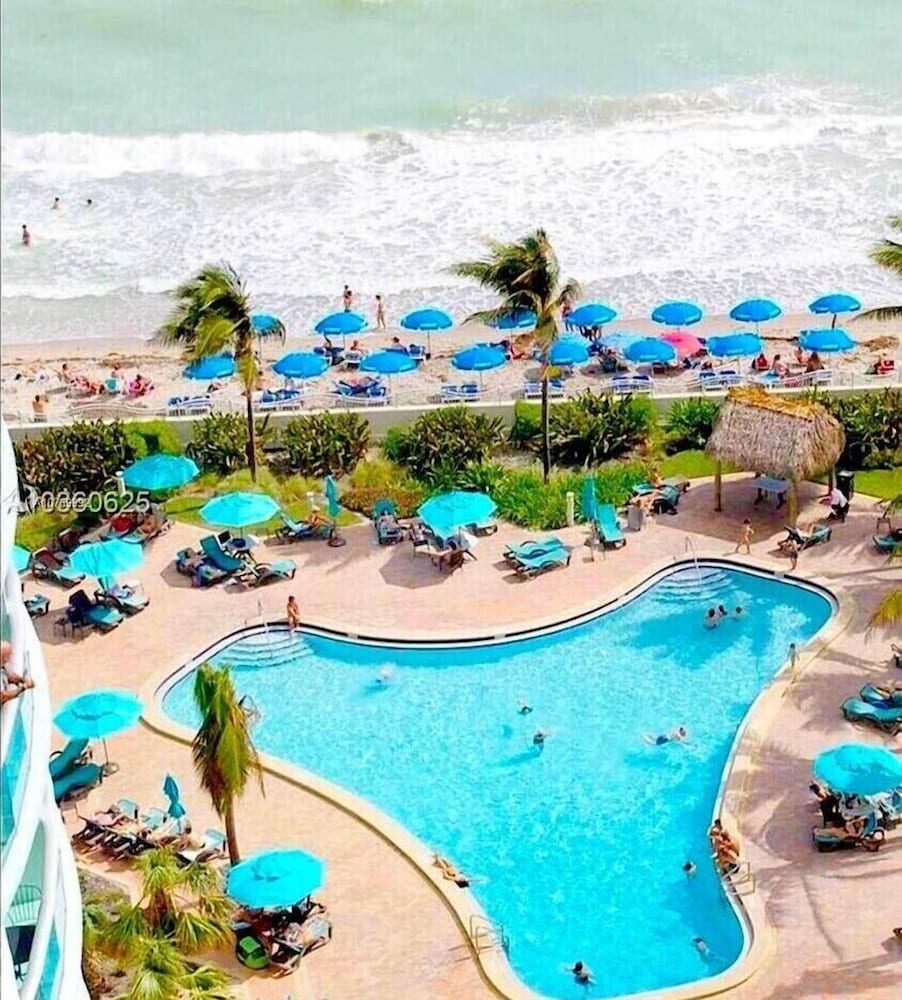 Beachfront Ocean View Balcony Pool Gym