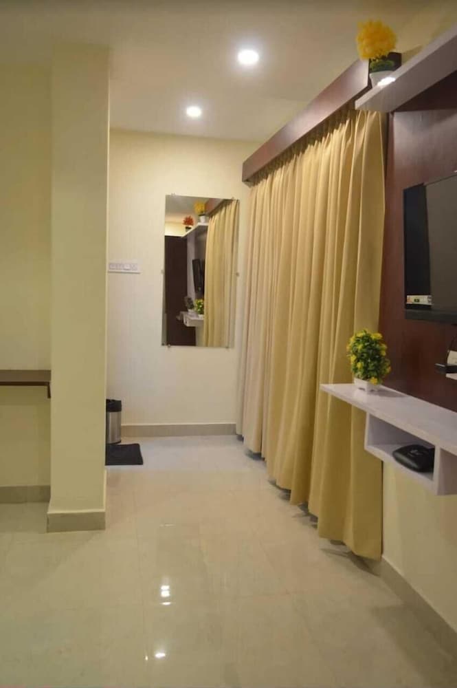HOTEL NARMADA GRAND
