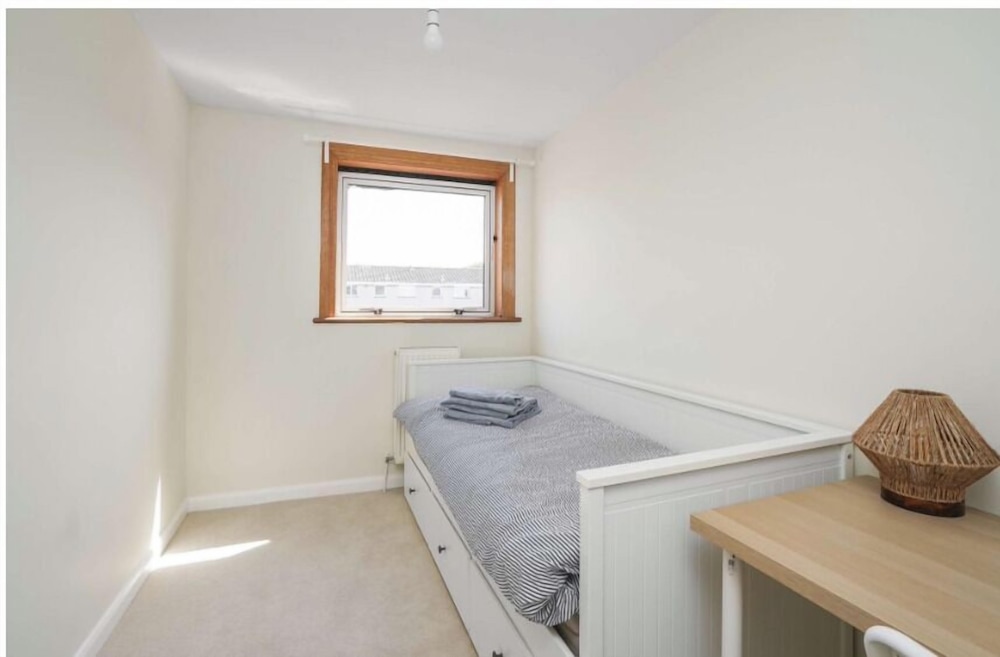 2-Bedroom Home with Parking and Garden