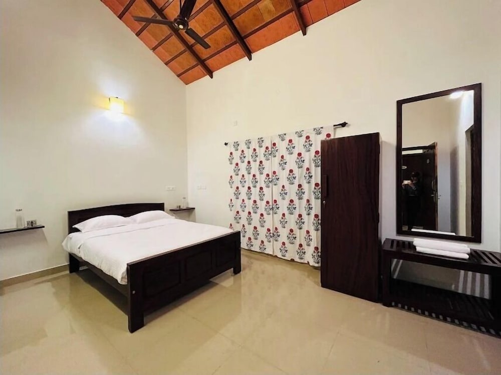 Villa Mercara view 3