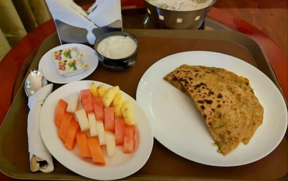 Hotel Impress By RMR Hotels